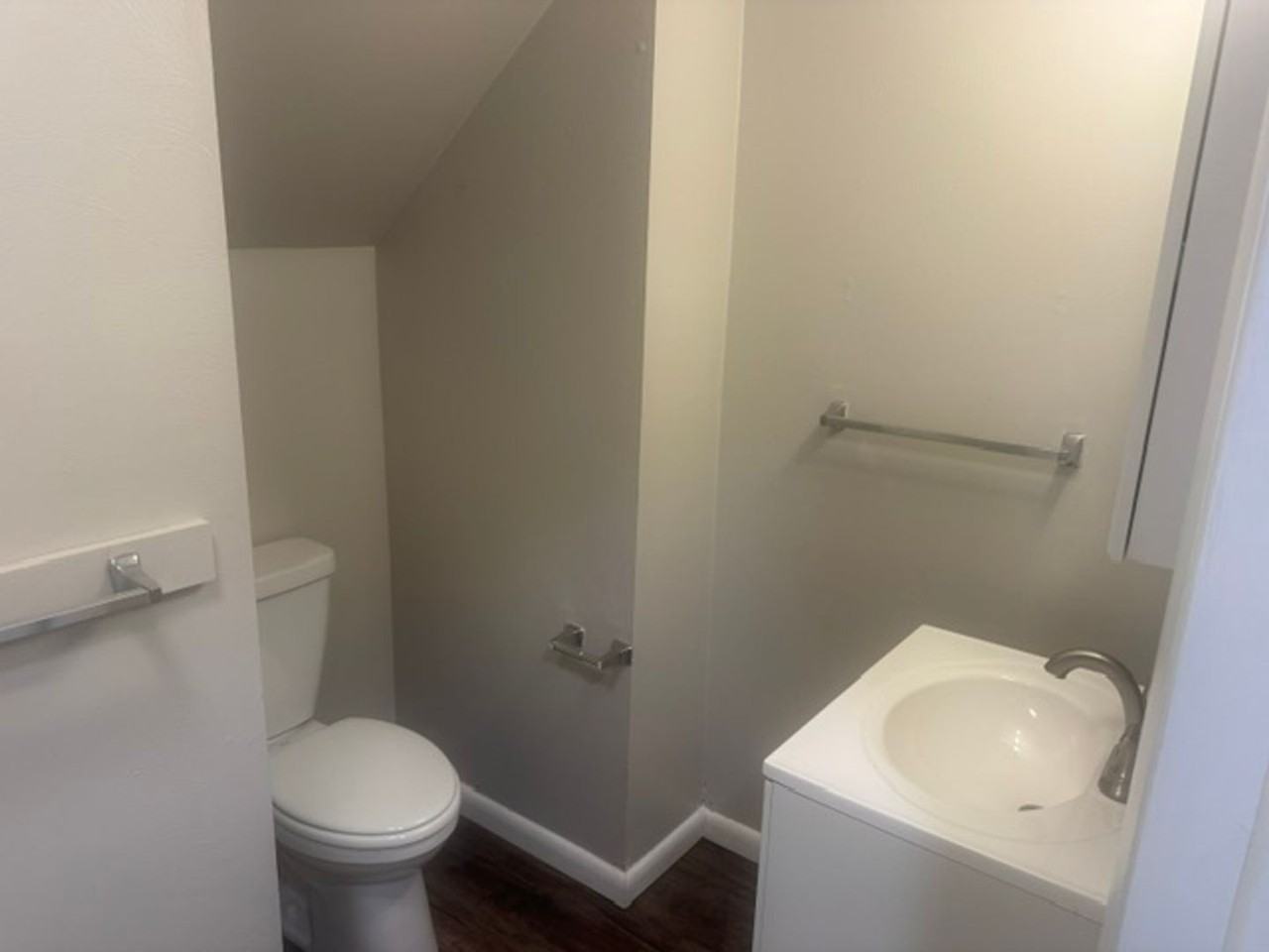 517 Walnut St - Photo 3 of 7