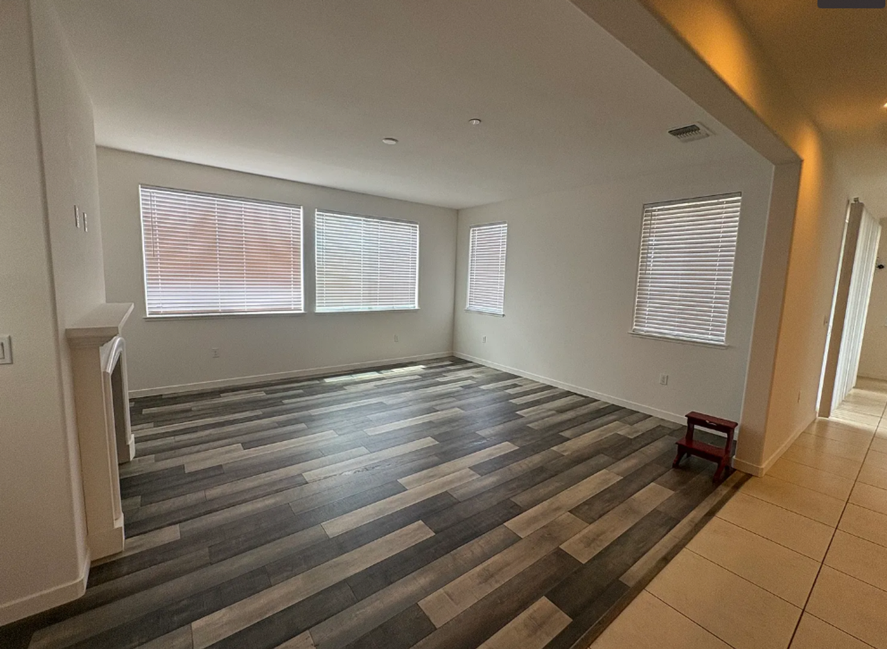 1072 Mariners Dr - Photo 7 of 11