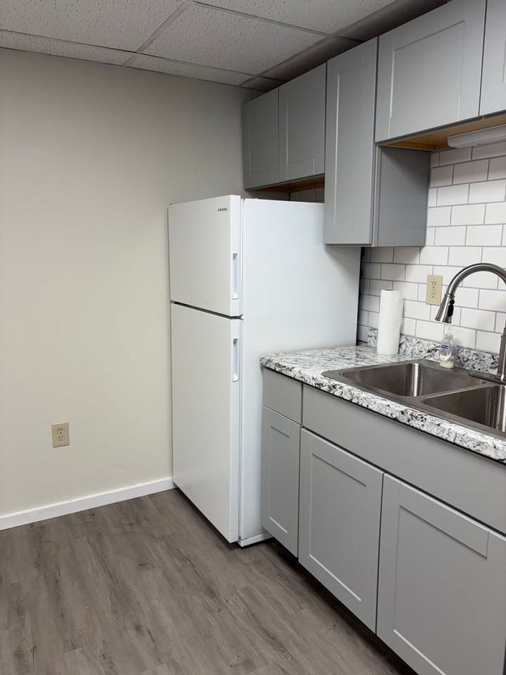 941 Port Carbon St - Photo 6 of 8
