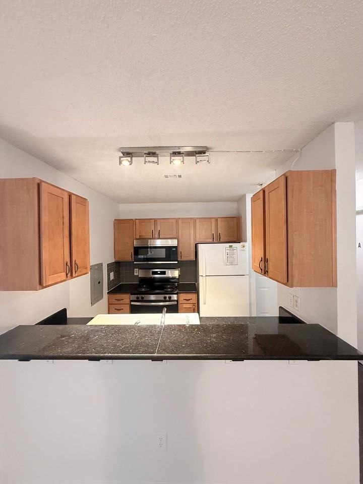 1511 Graduate Ln - Photo 2 of 13