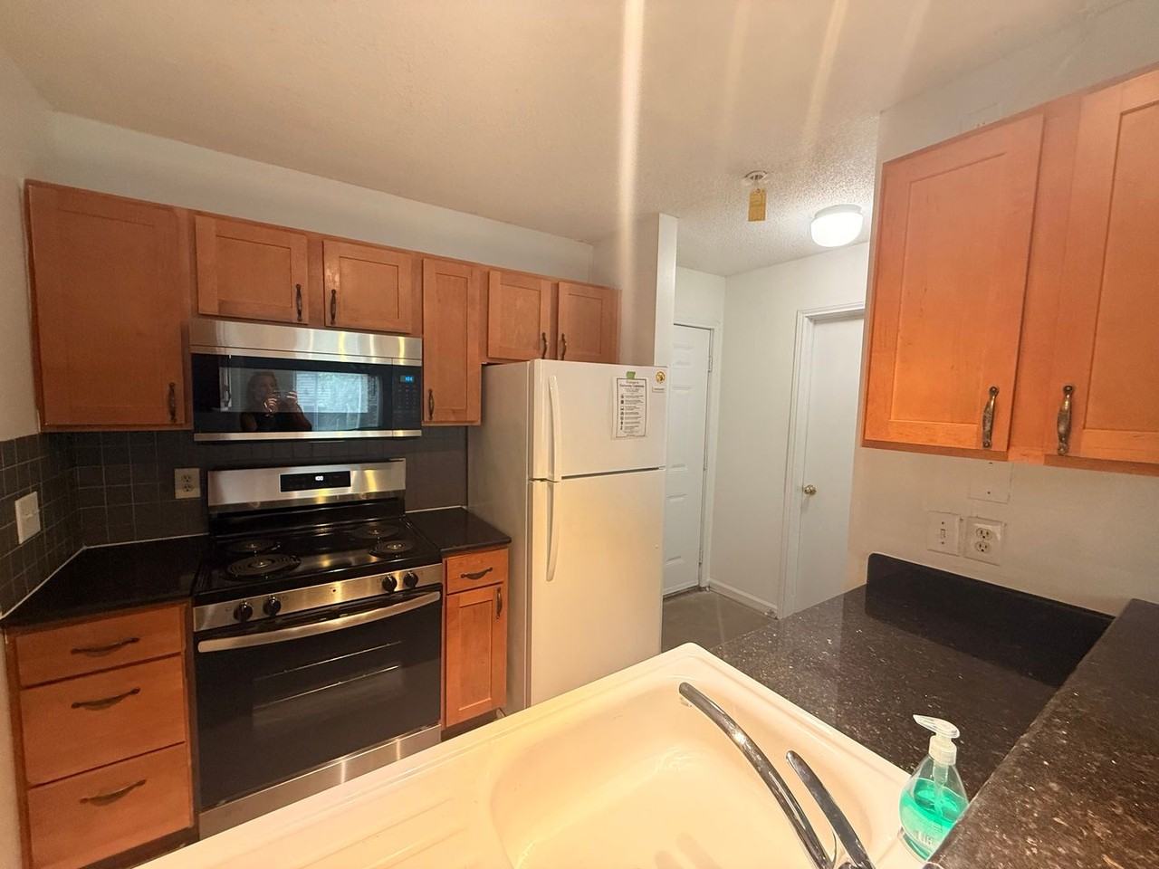 1511 Graduate Ln - Photo 5 of 13