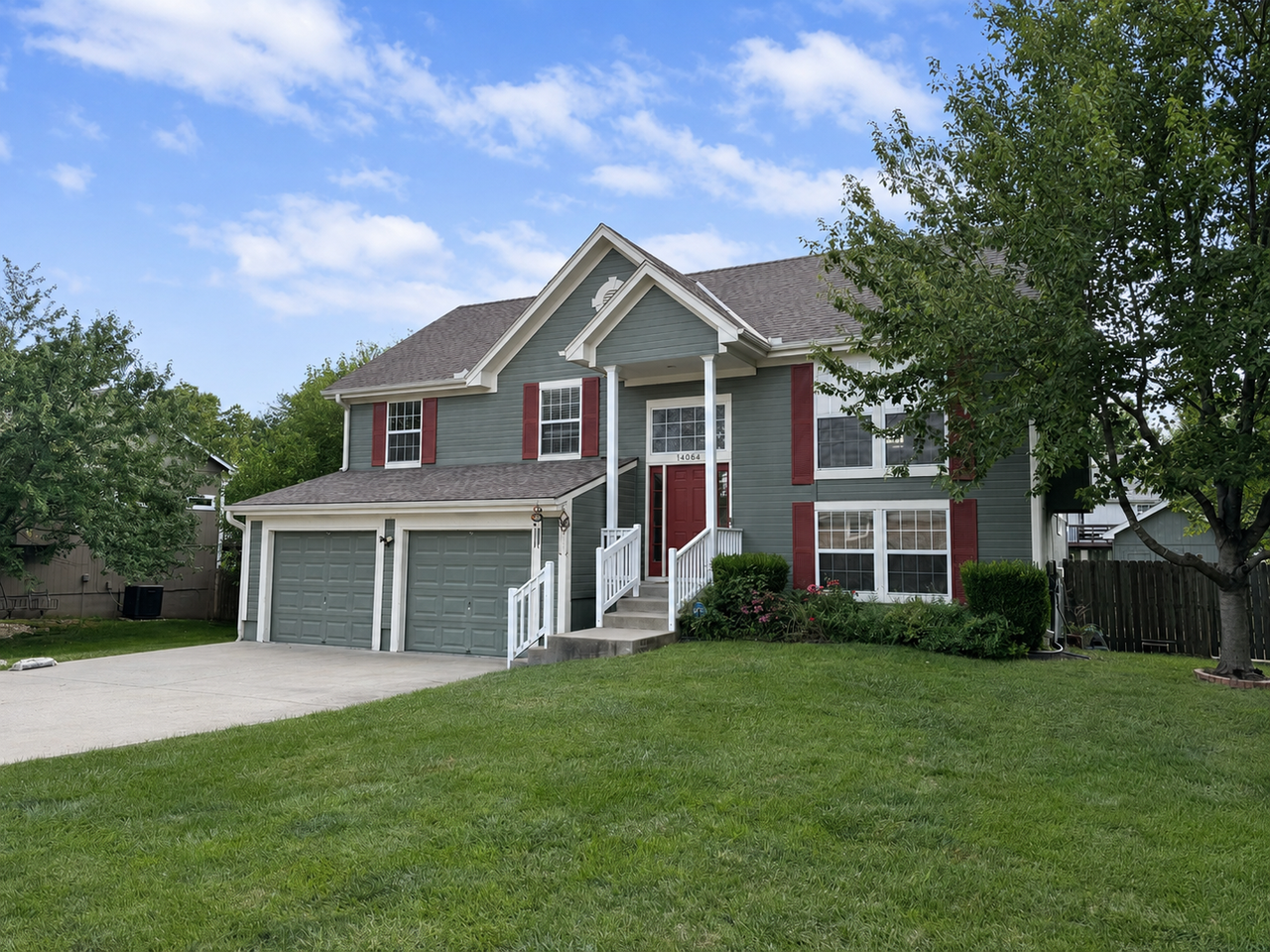 14064 Southern Rd - Photo 2 of 26