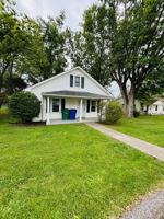 featured image of 925 Forest St