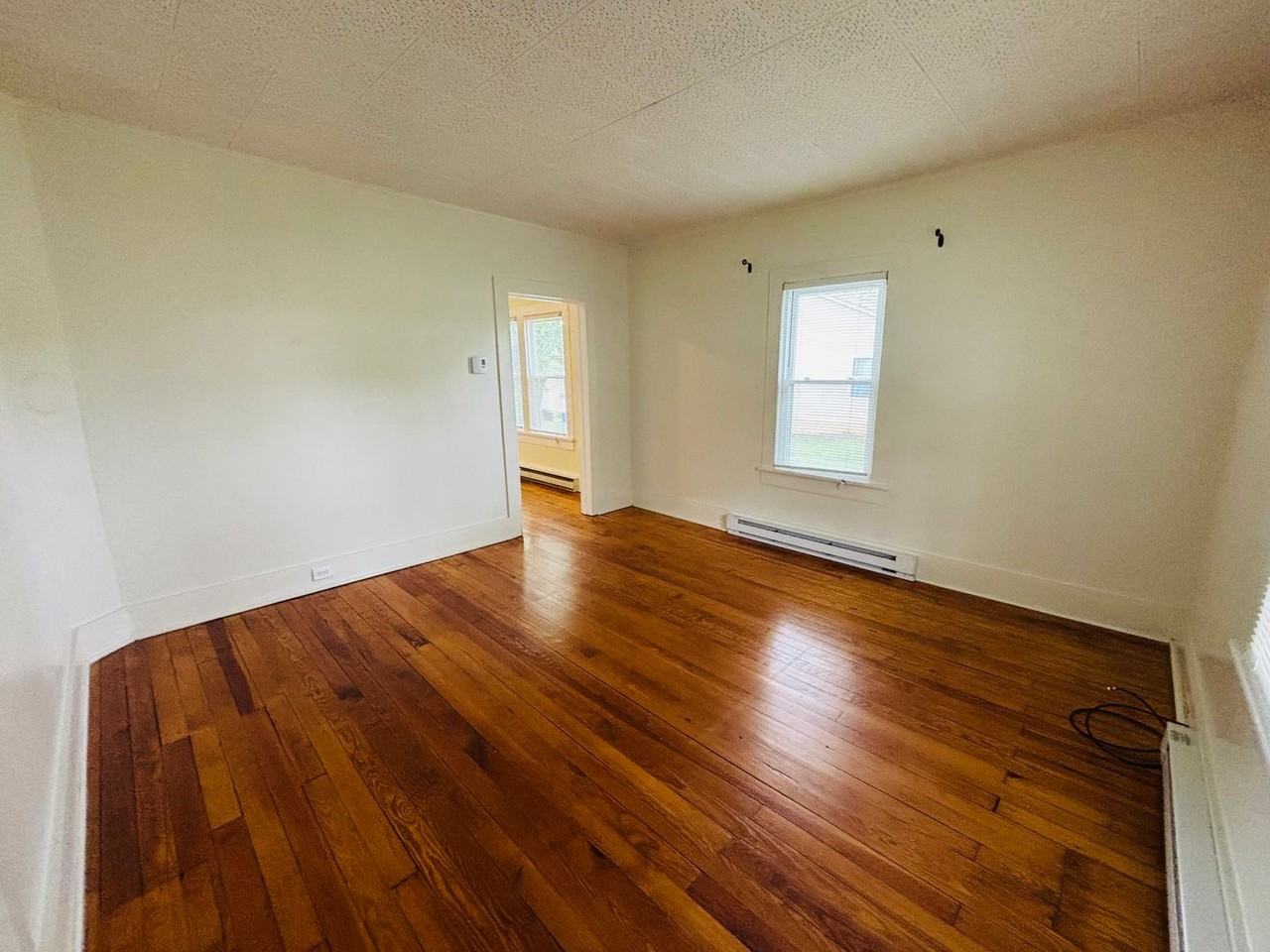 925 Forest St - Photo 2 of 18