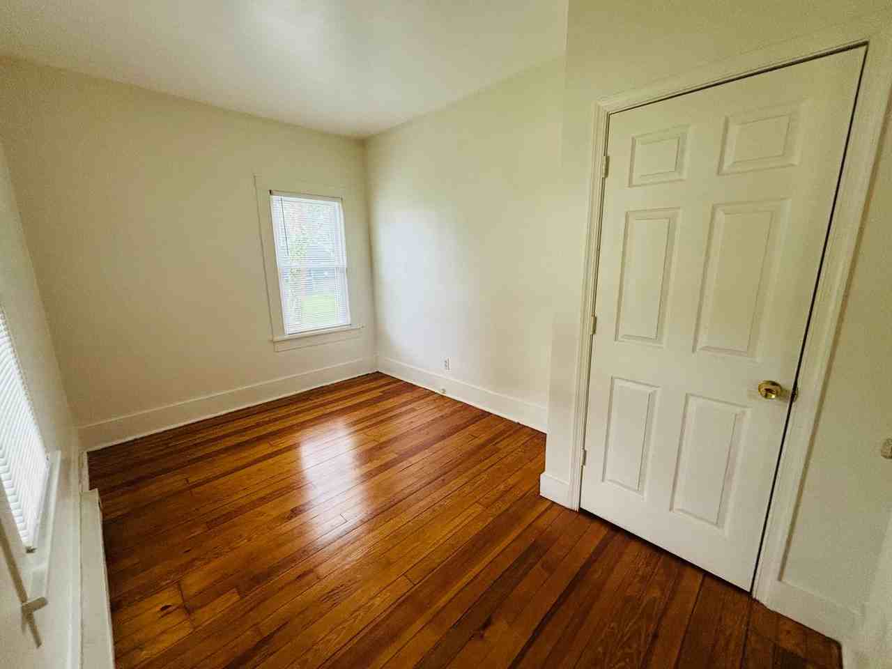 925 Forest St - Photo 5 of 18