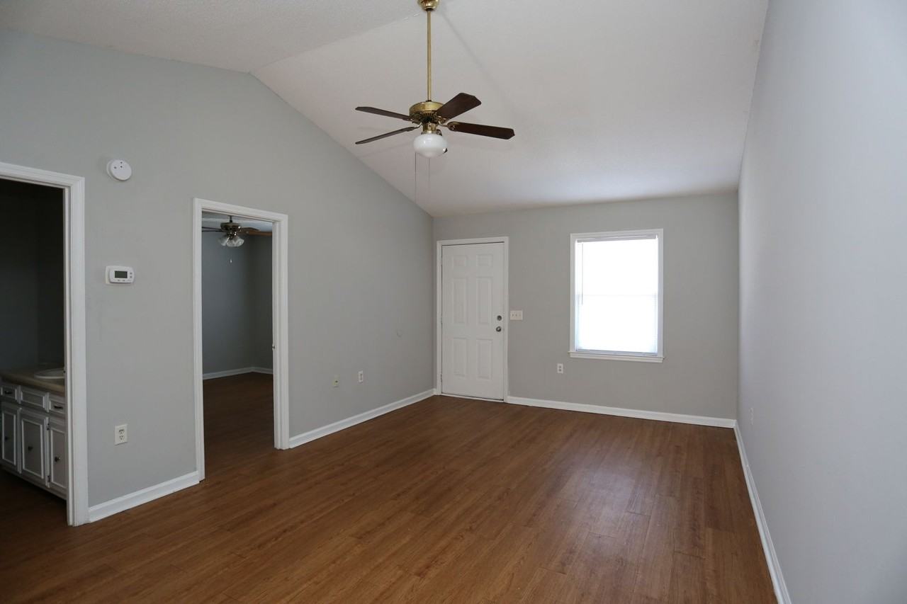 1807 Chandler Rd #17 - Photo 2 of 8