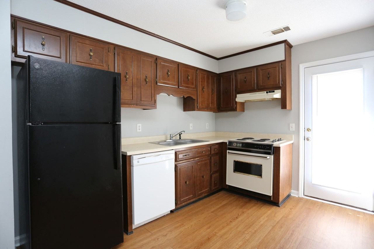 1807 Chandler Rd #17 - Photo 3 of 8