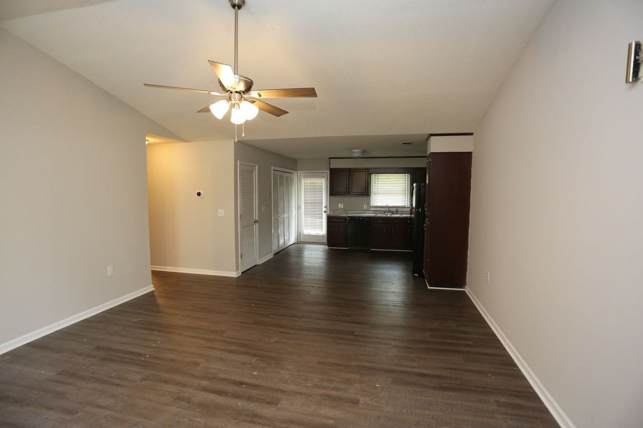 203A Courtney Way - Photo 5 of 15