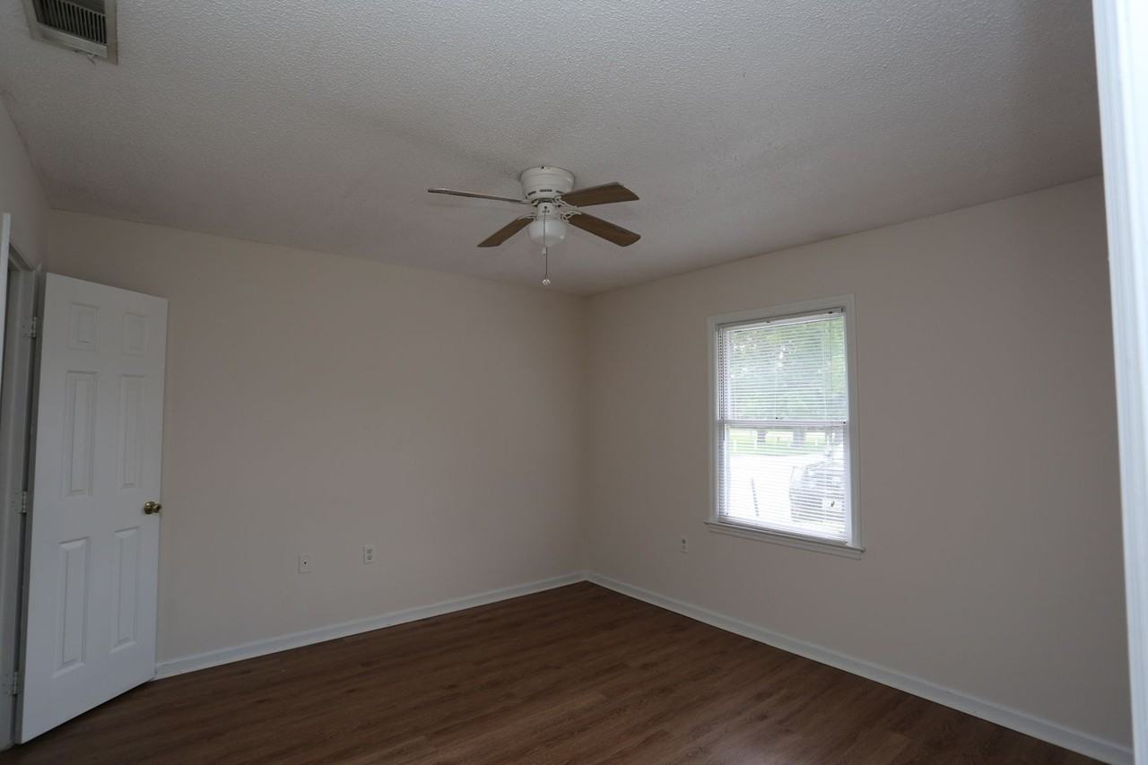 110 Lanier Dr #16 - Photo 2 of 5