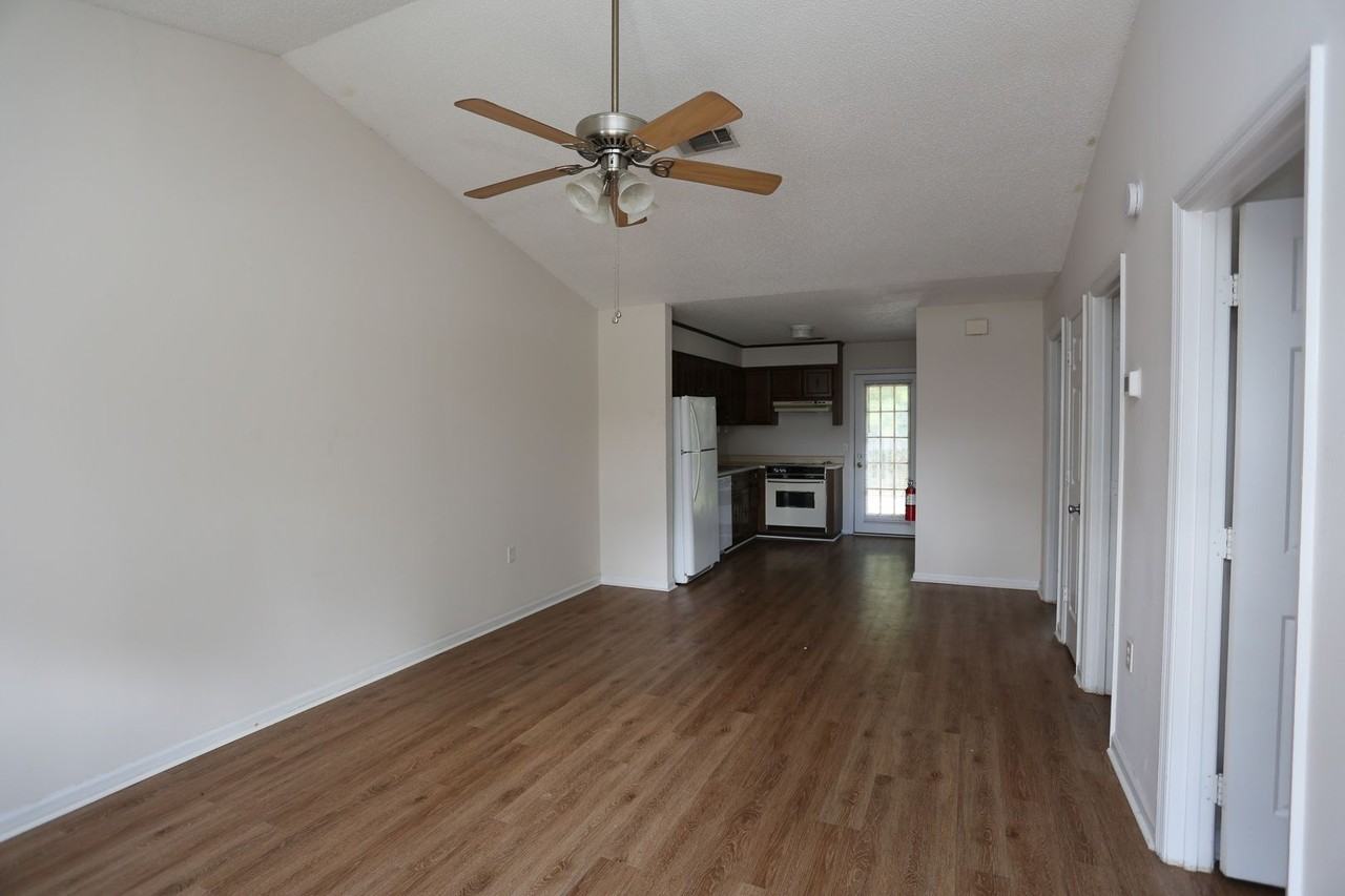110 Lanier Dr #16 - Photo 4 of 5