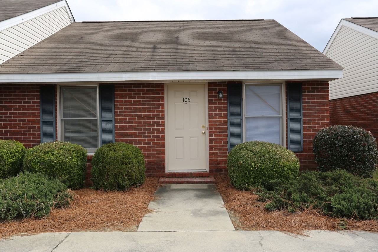 140 Lanier Dr #105