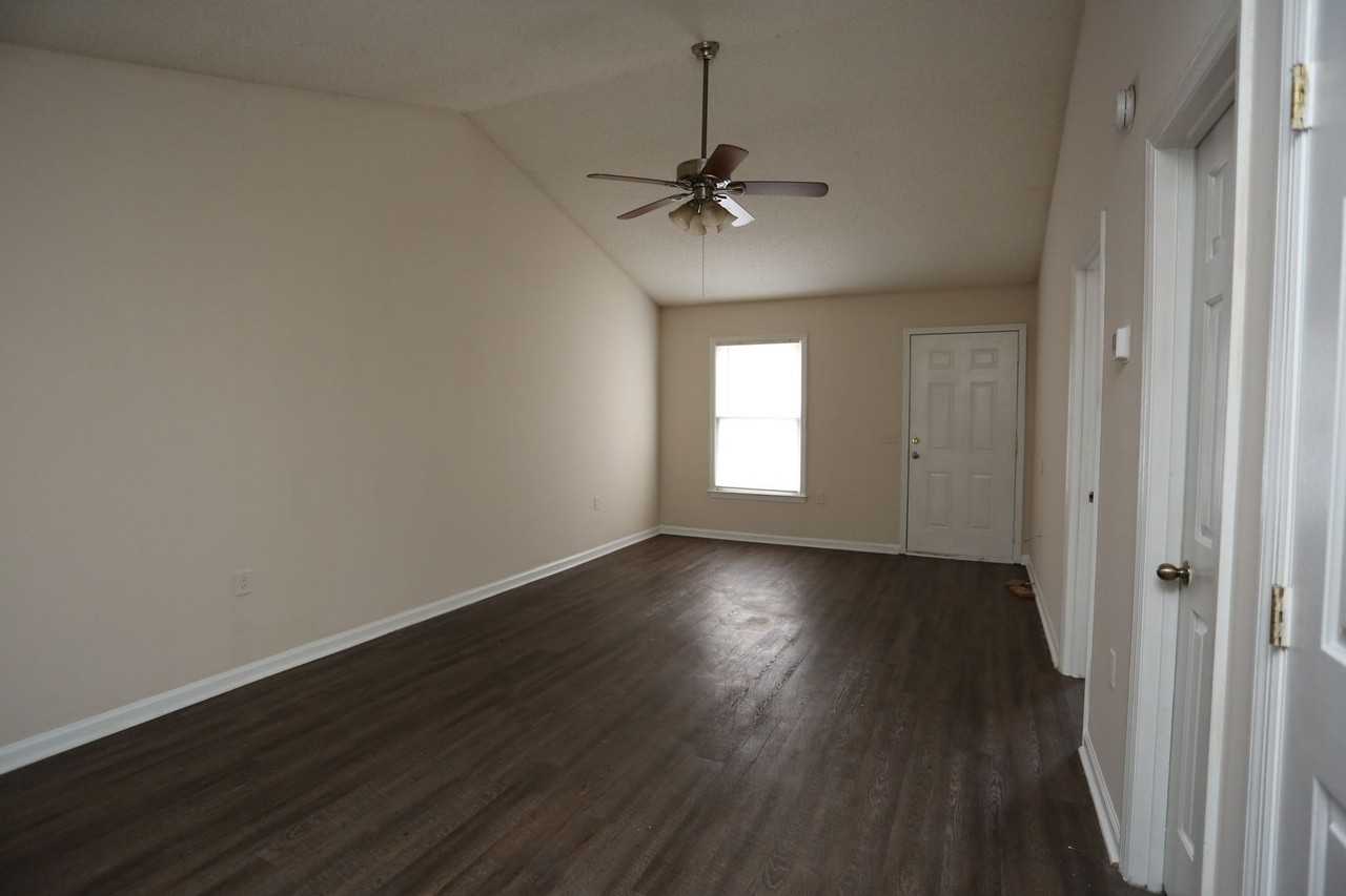 100 Lanier Dr #3 - Photo 3 of 8