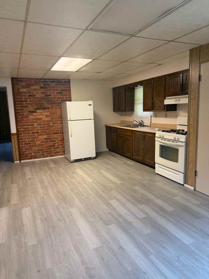 451 Center St - Photo 2 of 5