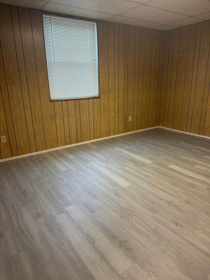 451 Center St - Photo 4 of 5