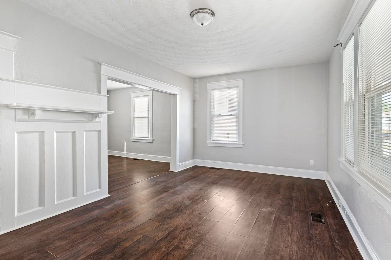 740 29th St - Photo 4 of 24