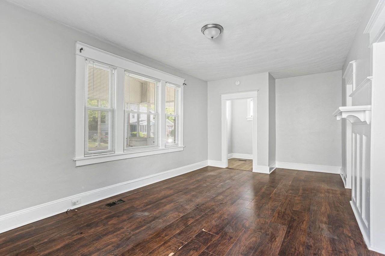 740 29th St - Photo 6 of 24