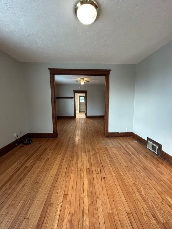 2419 Poppleton Ave - Photo 4 of 22