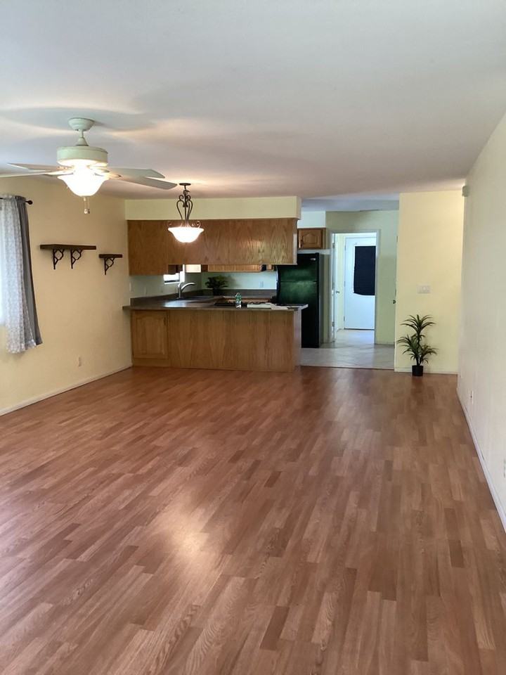 439 Foxfire Ln - Photo 3 of 9