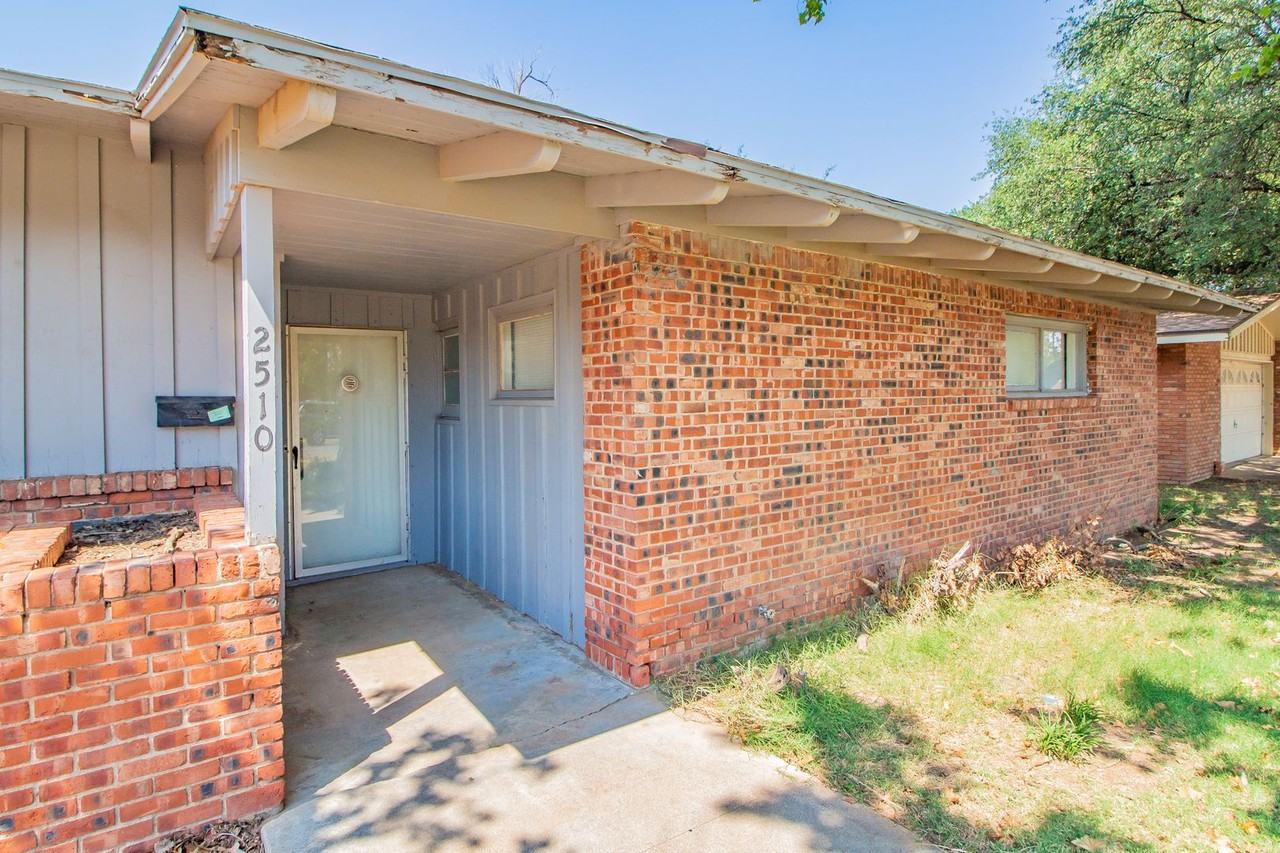 2510 56th St - Photo 2 of 22