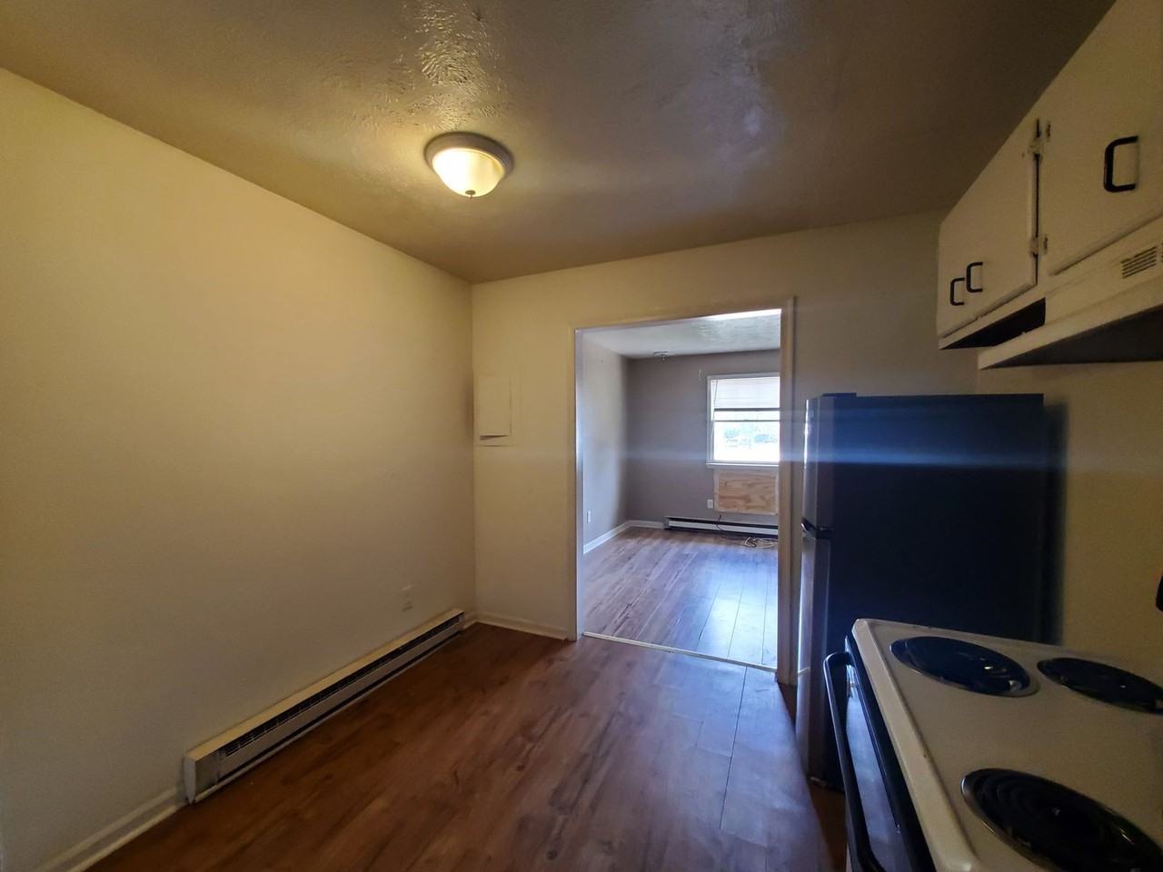 6444 Applecross Ave Apt B - Photo 4 of 9