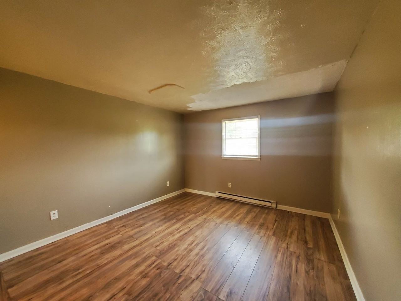 6444 Applecross Ave Apt B - Photo 5 of 9
