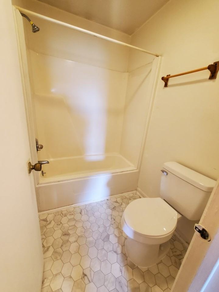 6444 Applecross Ave Apt B - Photo 6 of 9
