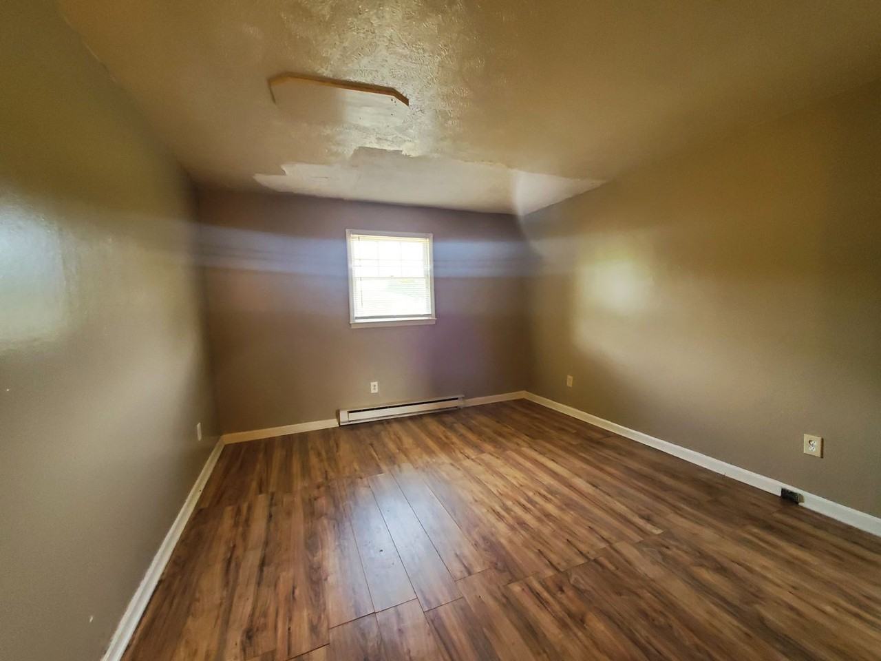6444 Applecross Ave Apt B - Photo 7 of 9