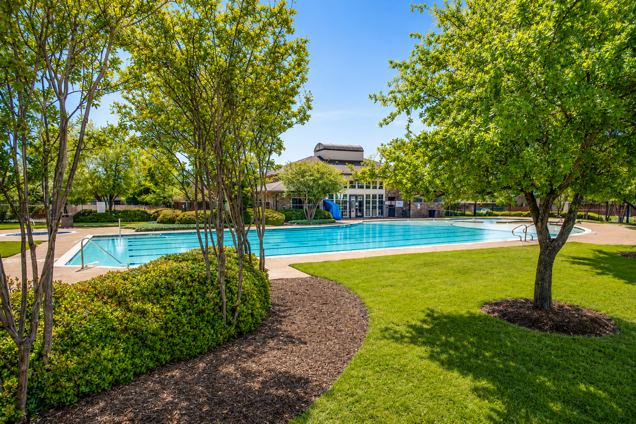 15832 Coyote Hill Dr - Photo 4 of 17