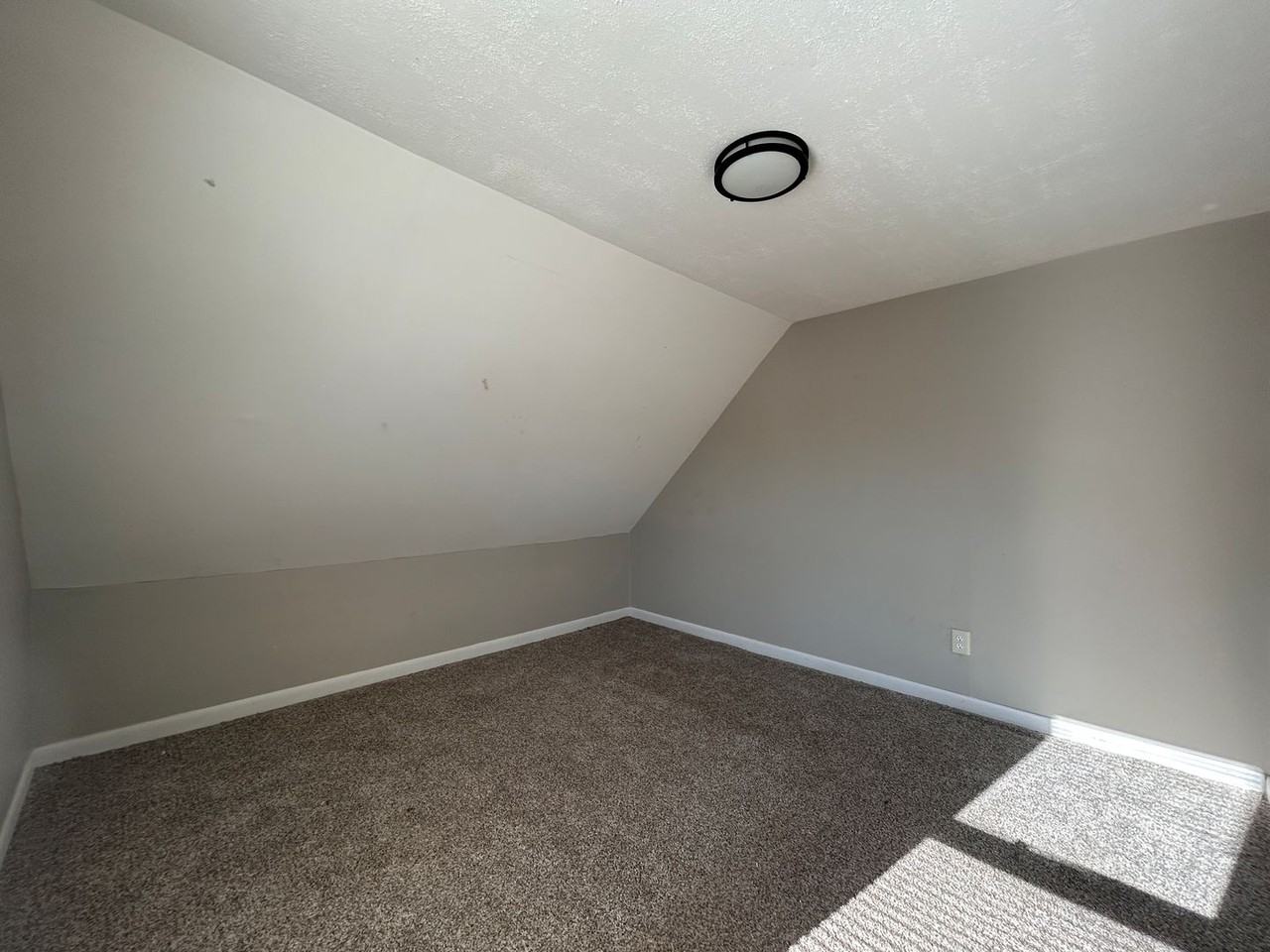308 Bartlett St - Photo 4 of 16