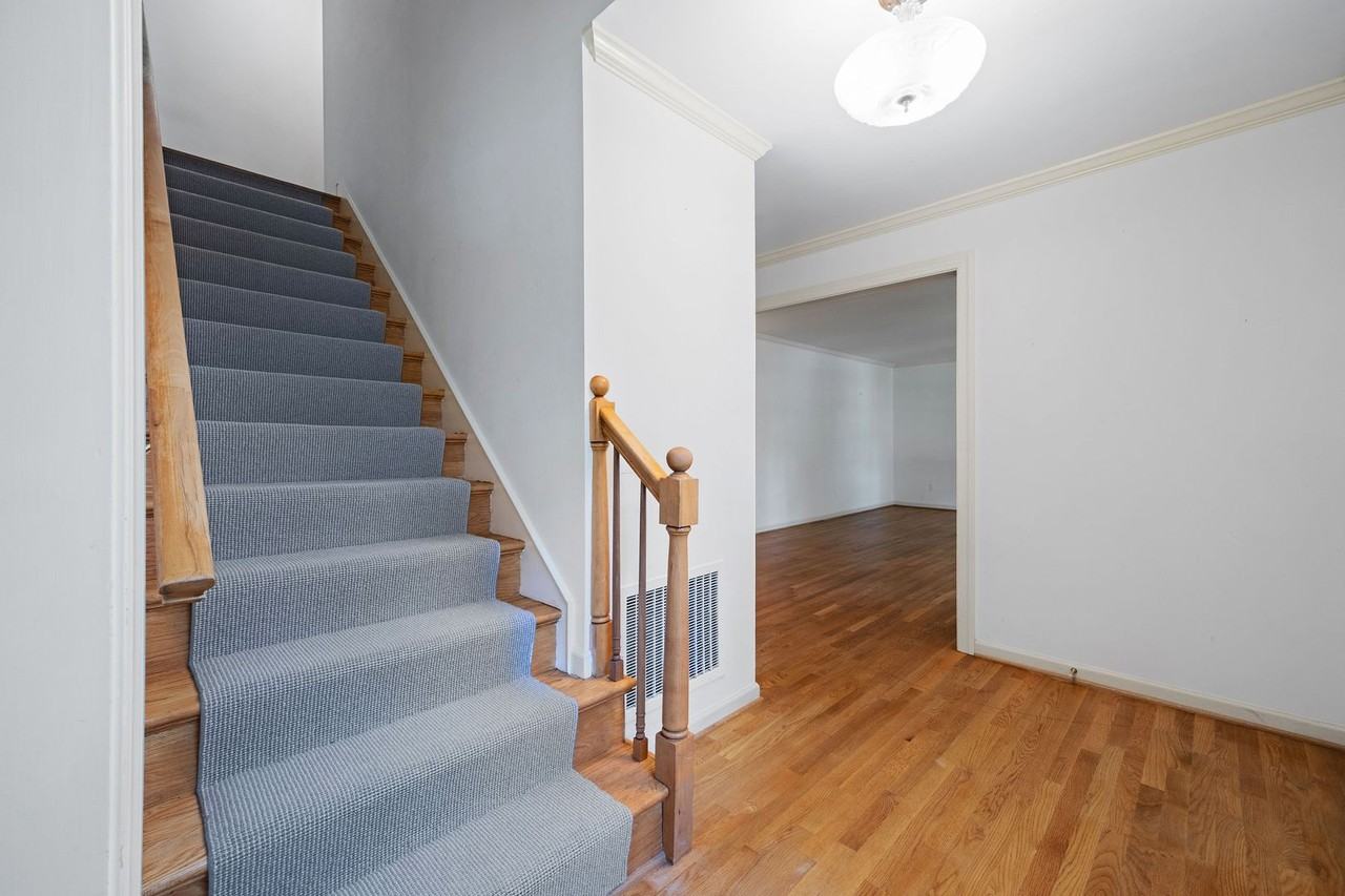 2401 Scarsborough Dr - Photo 6 of 50