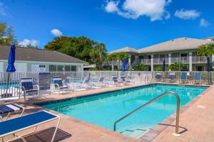 featured image of 519 Roma Ct #3-305