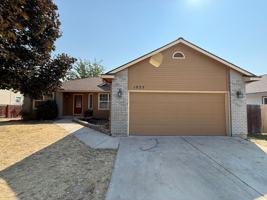 featured image of 1033 W Pennwood St