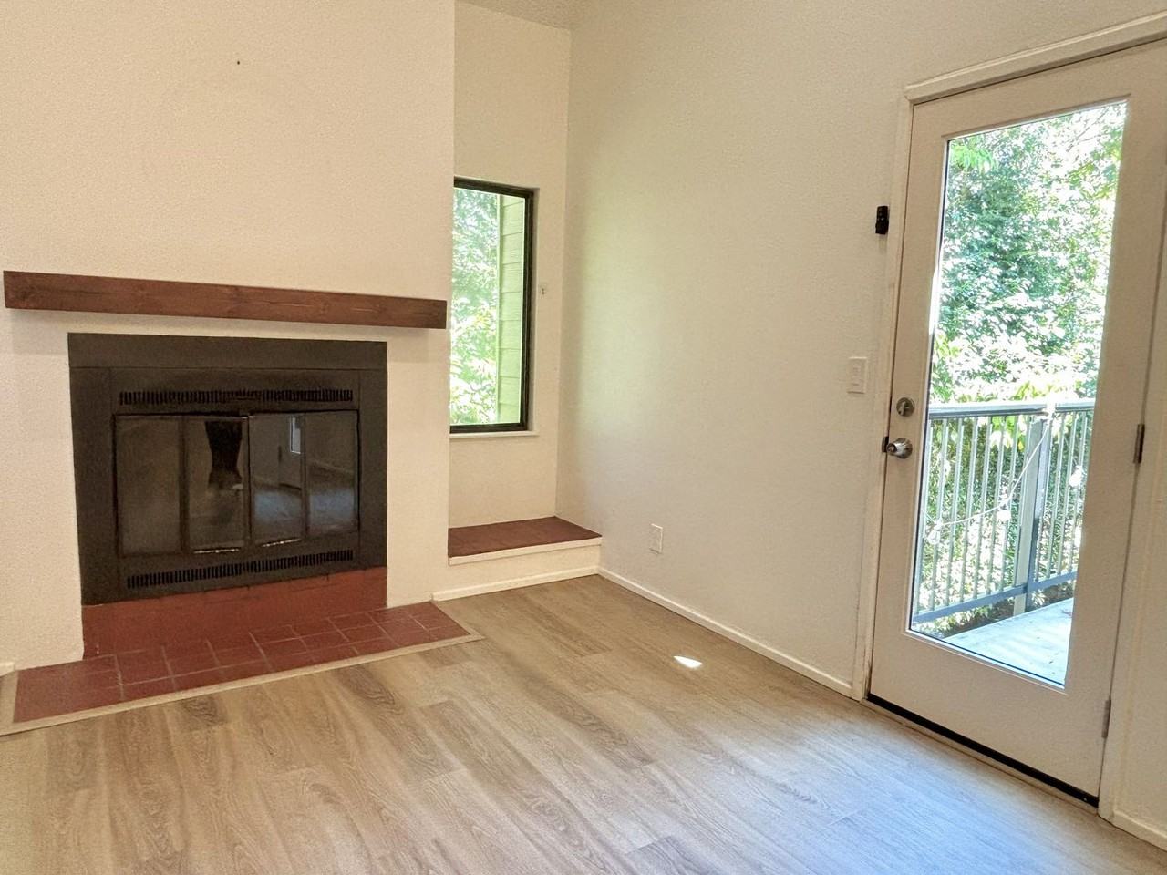 331 Se 146th Ave - Photo 6 of 19