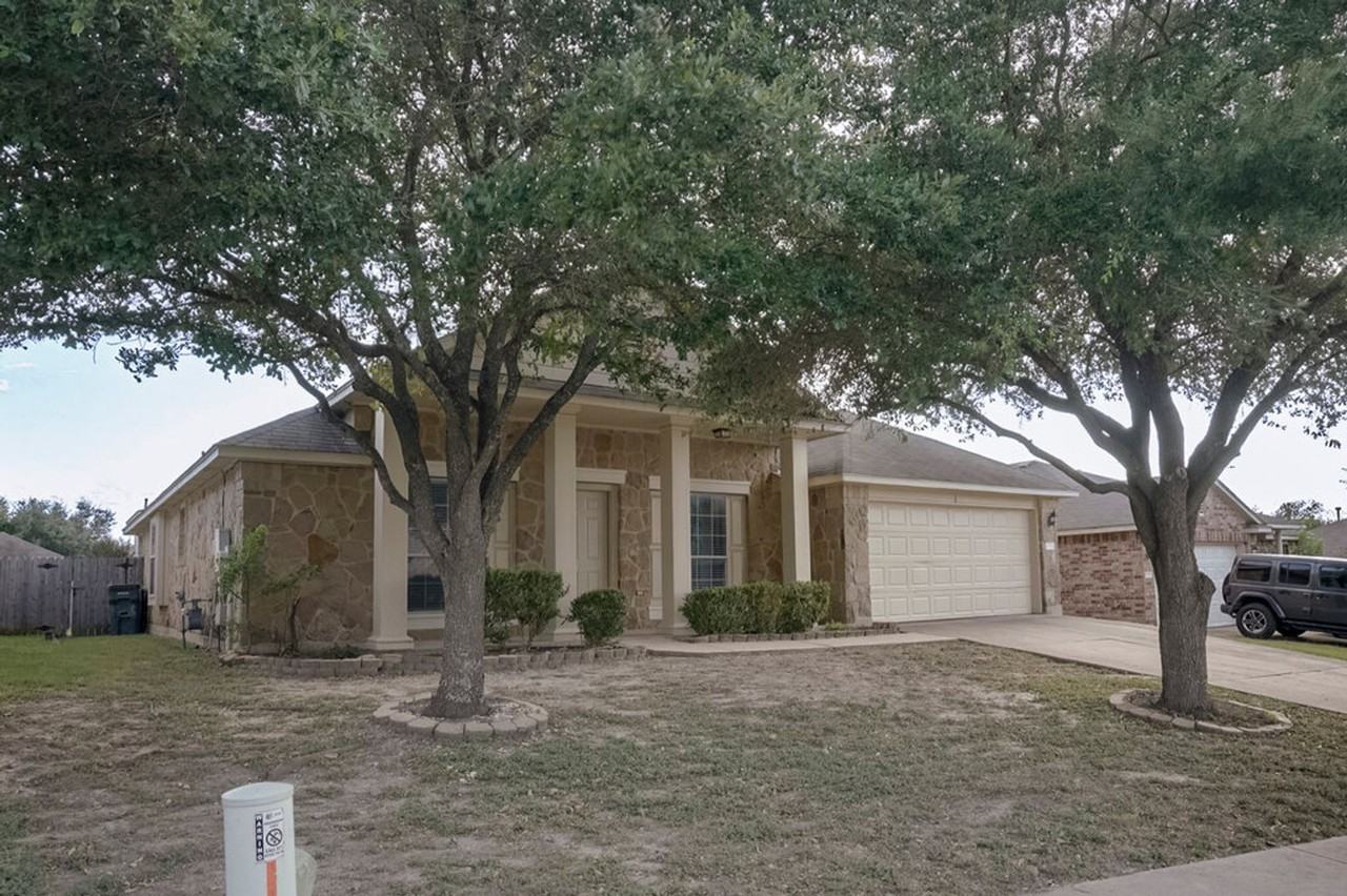 1313 Honey Blossom Dr - Photo 2 of 20