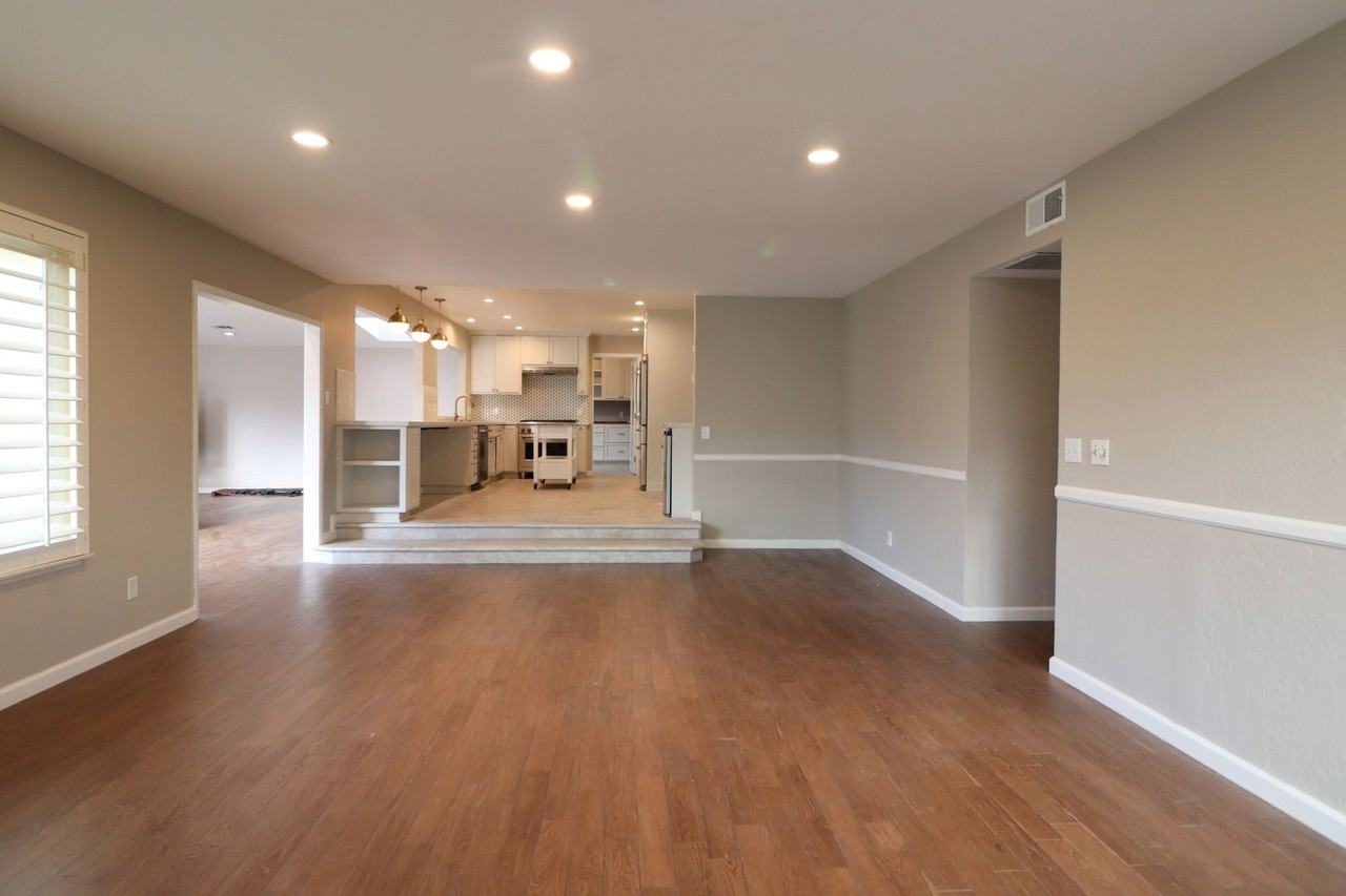 565 Clubhouse Dr - Photo 6 of 22