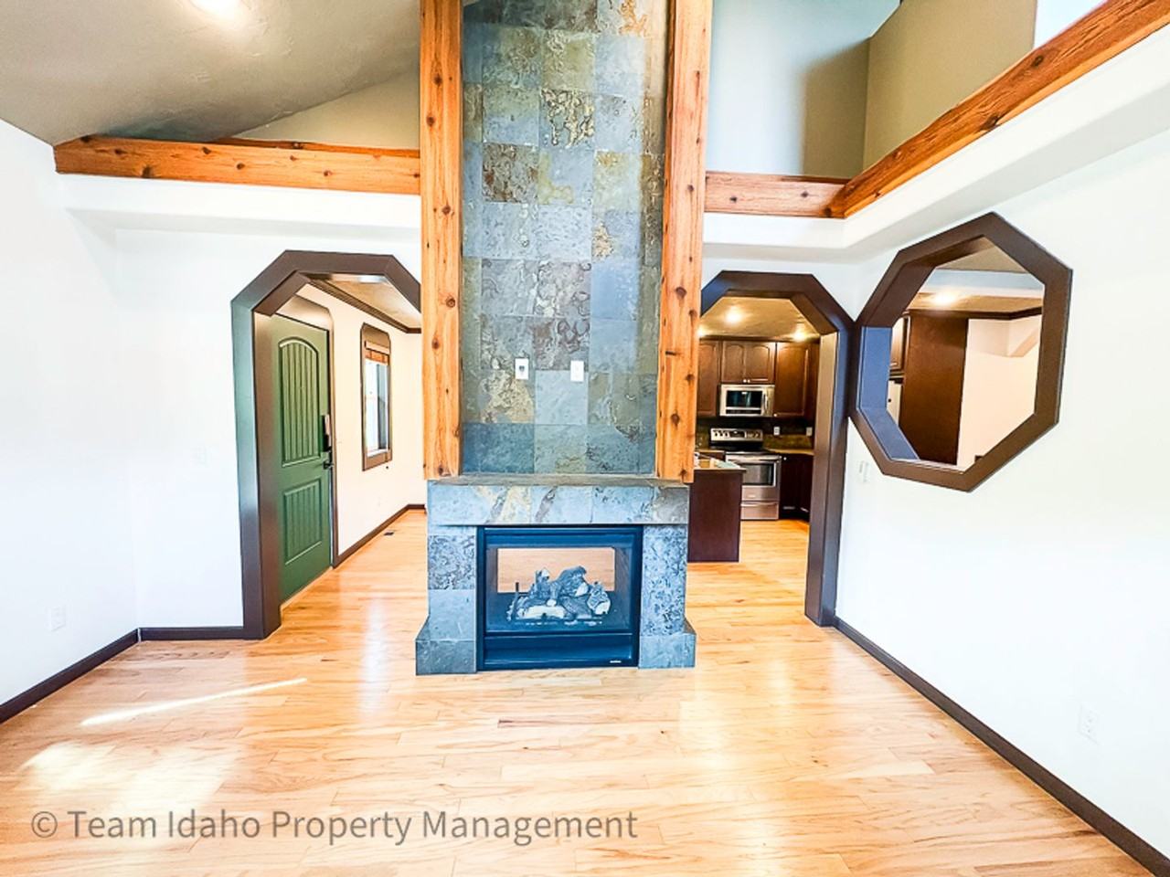 1374 Bristol Rd - Photo 4 of 19