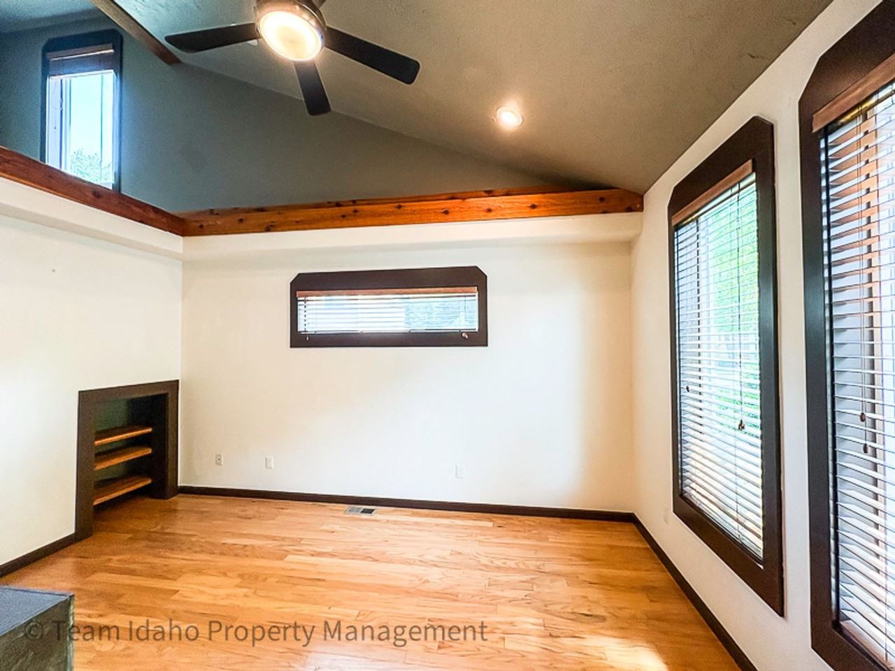 1374 Bristol Rd - Photo 5 of 19