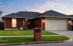 8618 Ne 34th Pl - Photo 1 of 1