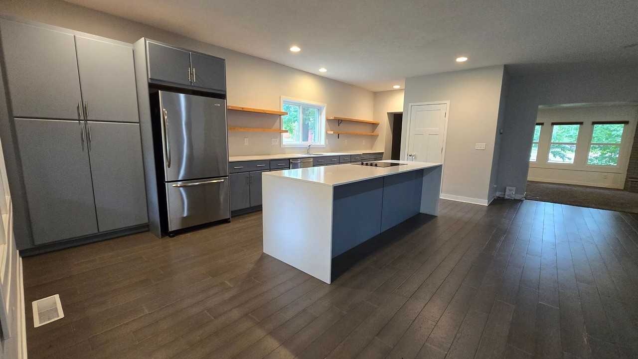 2122 California St - Photo 5 of 16