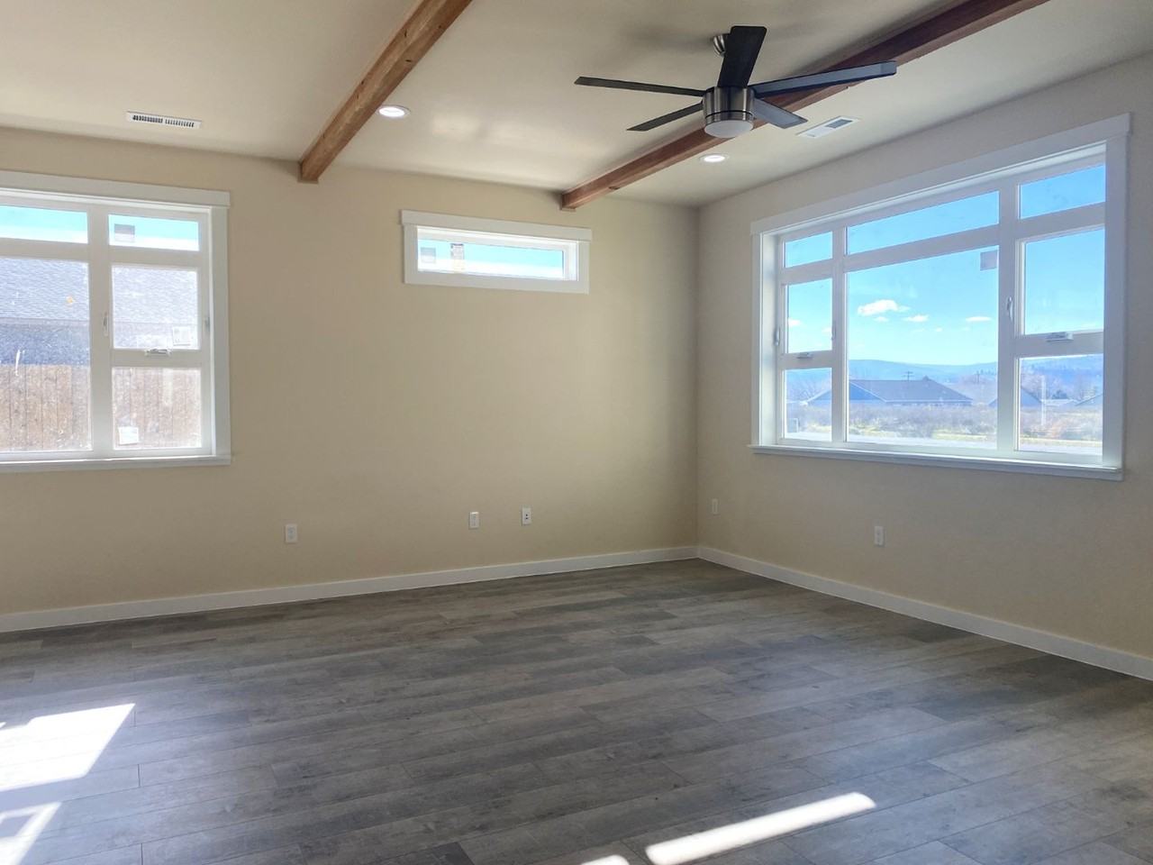 332 Lolly Ln - Photo 3 of 19