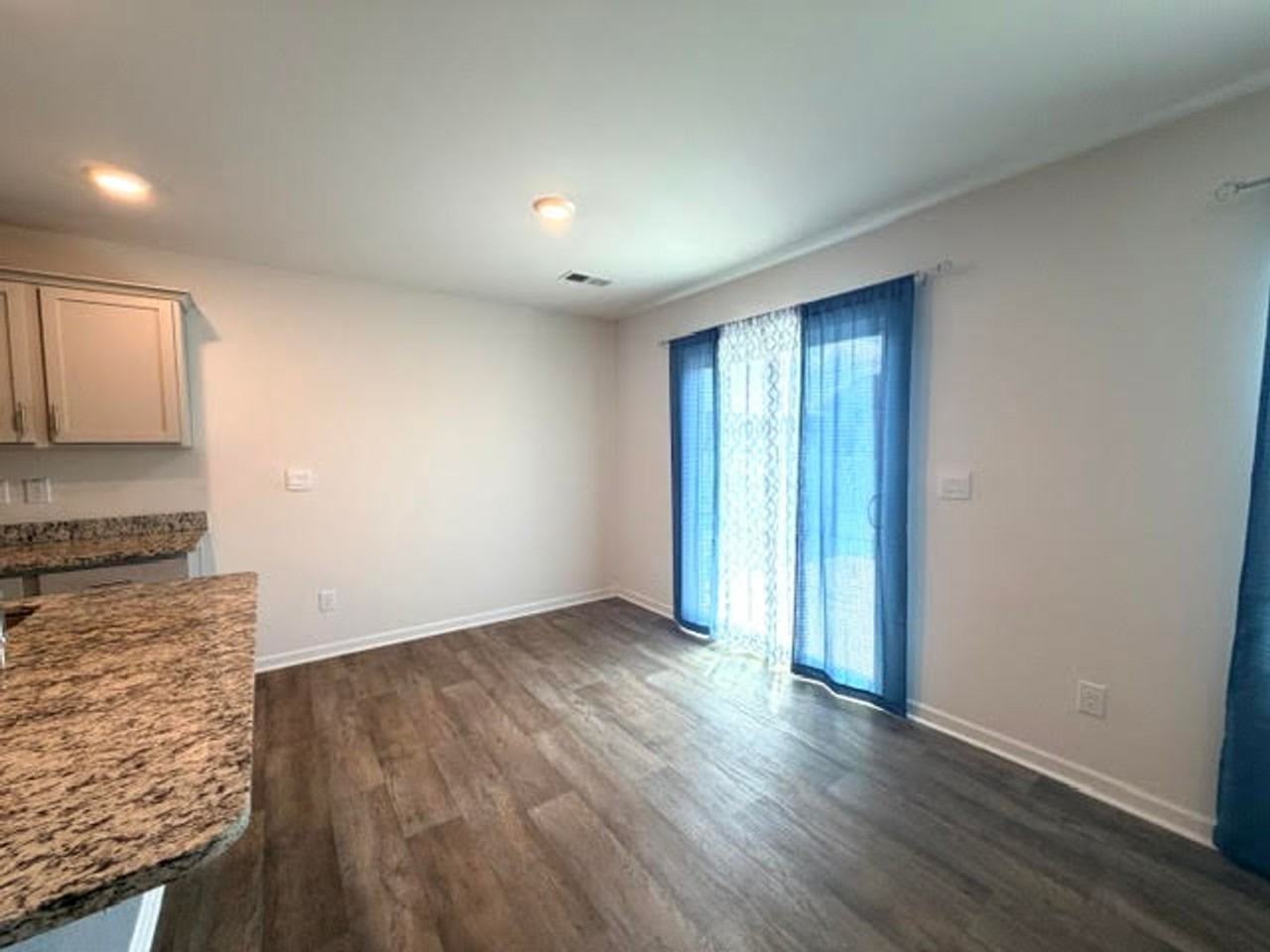 526 Leven Dr - Photo 4 of 18