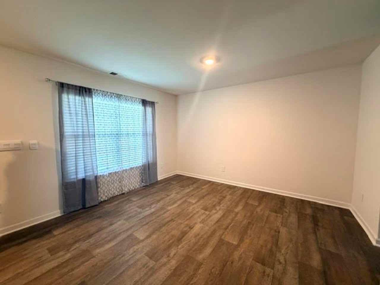 526 Leven Dr - Photo 5 of 18