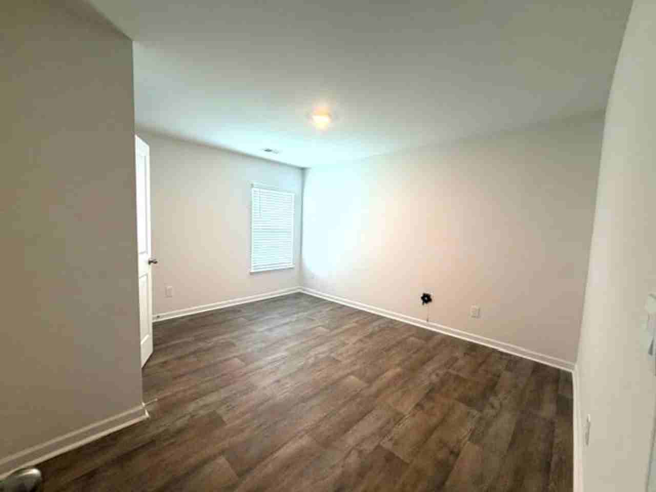 526 Leven Dr - Photo 6 of 18
