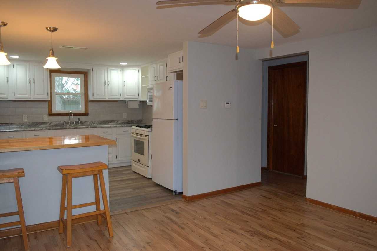 416 Victoria Dr - Photo 3 of 30