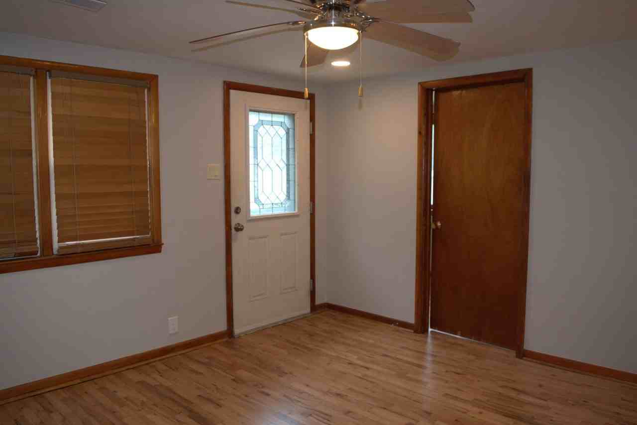 416 Victoria Dr - Photo 5 of 30