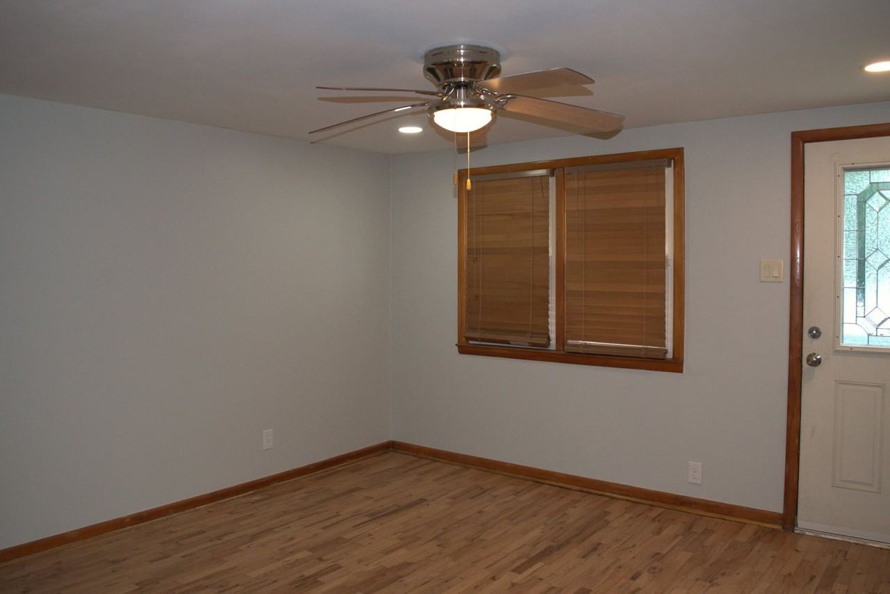 416 Victoria Dr - Photo 6 of 30