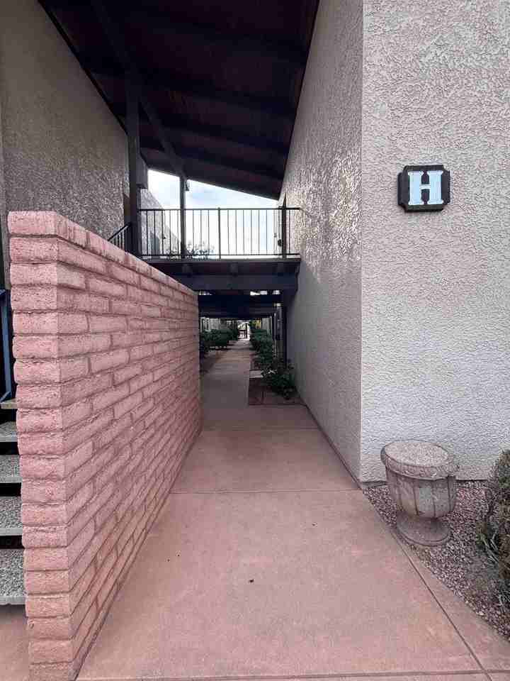 65 Verde Valley School Rd - Photo 2 of 14