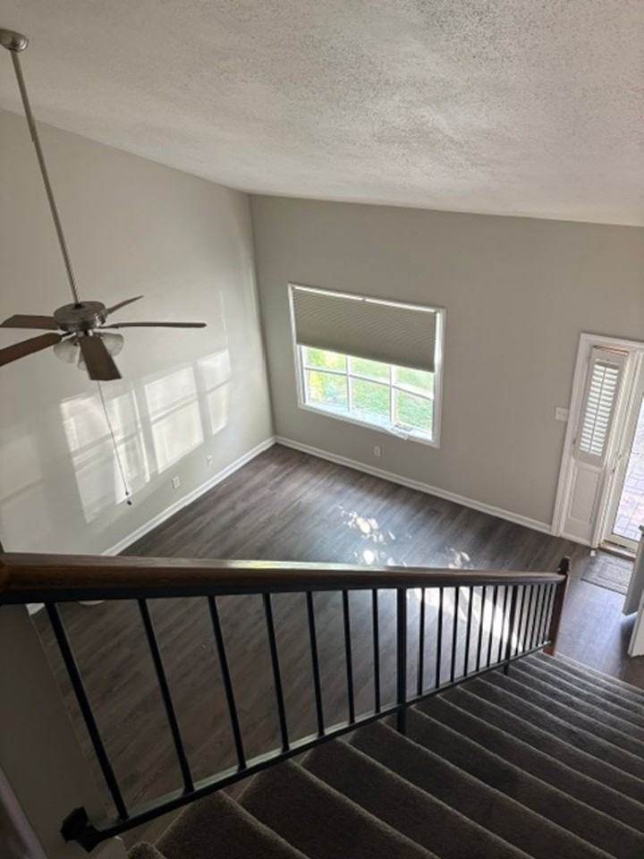 218 S Magnolia St - Photo 4 of 12