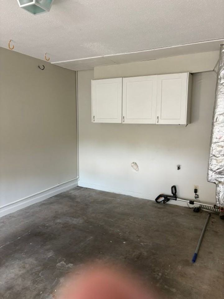 218 S Magnolia St - Photo 7 of 12