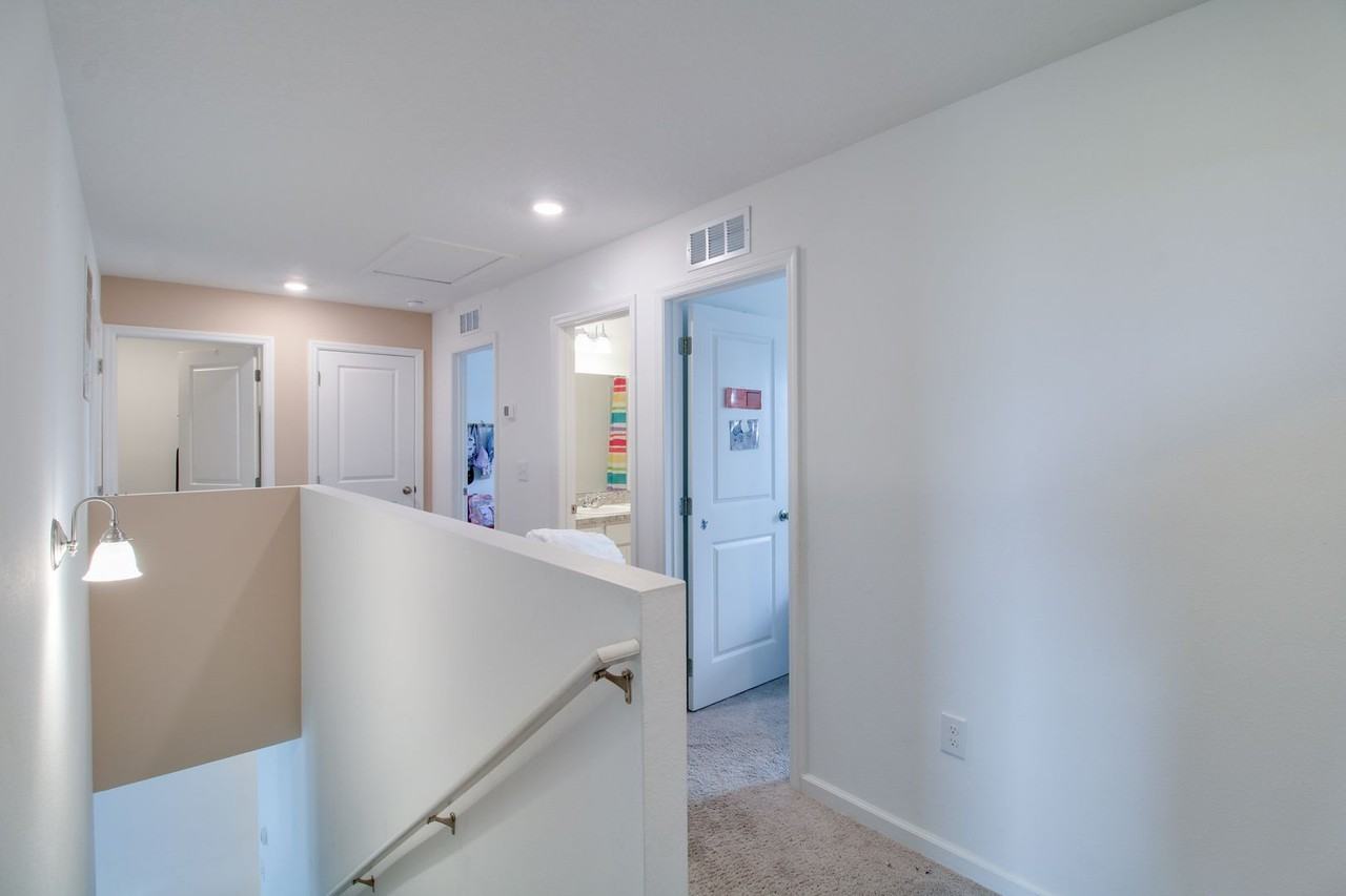 8732 Sportsman Loop - Photo 4 of 21